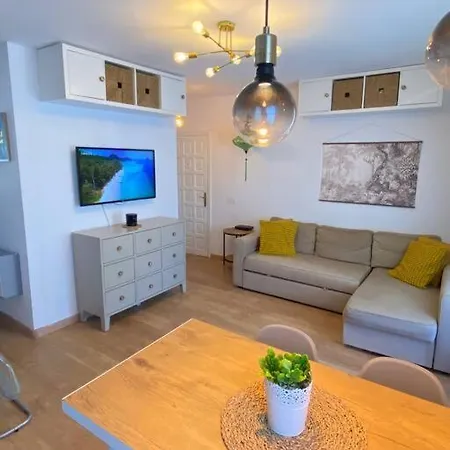 Apartment Cozy Urban Escape 1br Near Tenerife South Airport