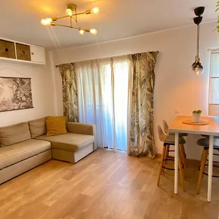 Cozy Urban Escape 1br Near Tenerife South Airport Apartment *