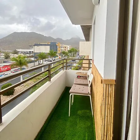 Apartment Cozy Urban Escape 1br Near Tenerife South Airport *